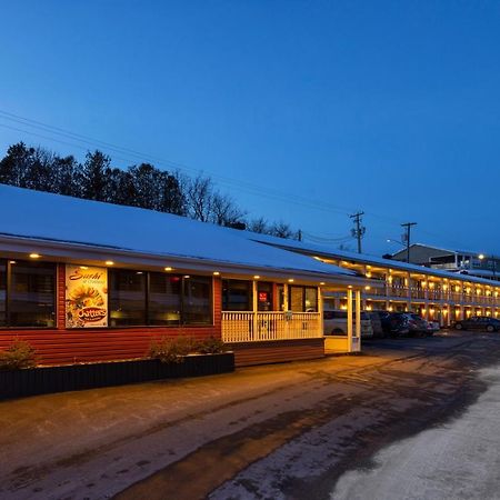 Econo Lodge Miramichi Bagian luar foto