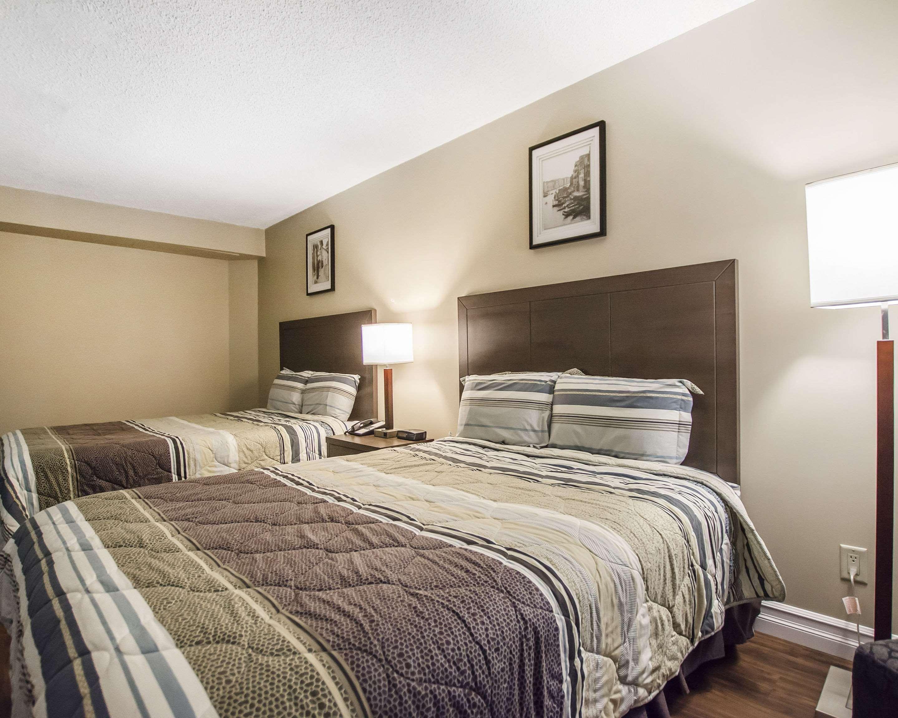 Econo Lodge Miramichi Bagian luar foto