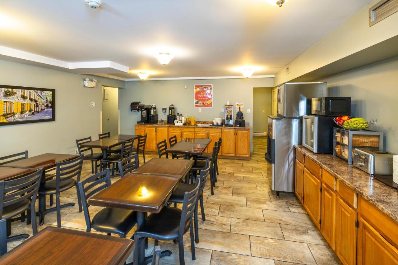 Econo Lodge Miramichi Bagian luar foto