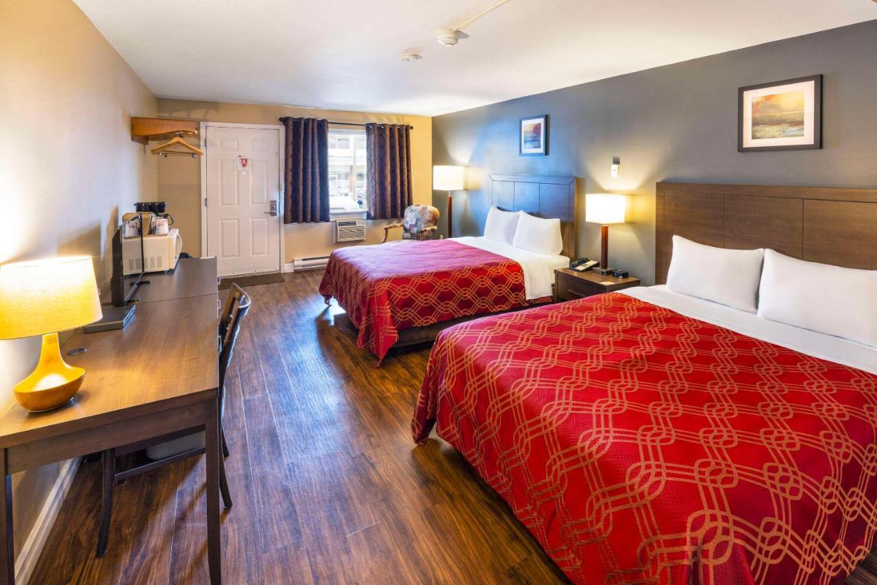 Econo Lodge Miramichi Bagian luar foto