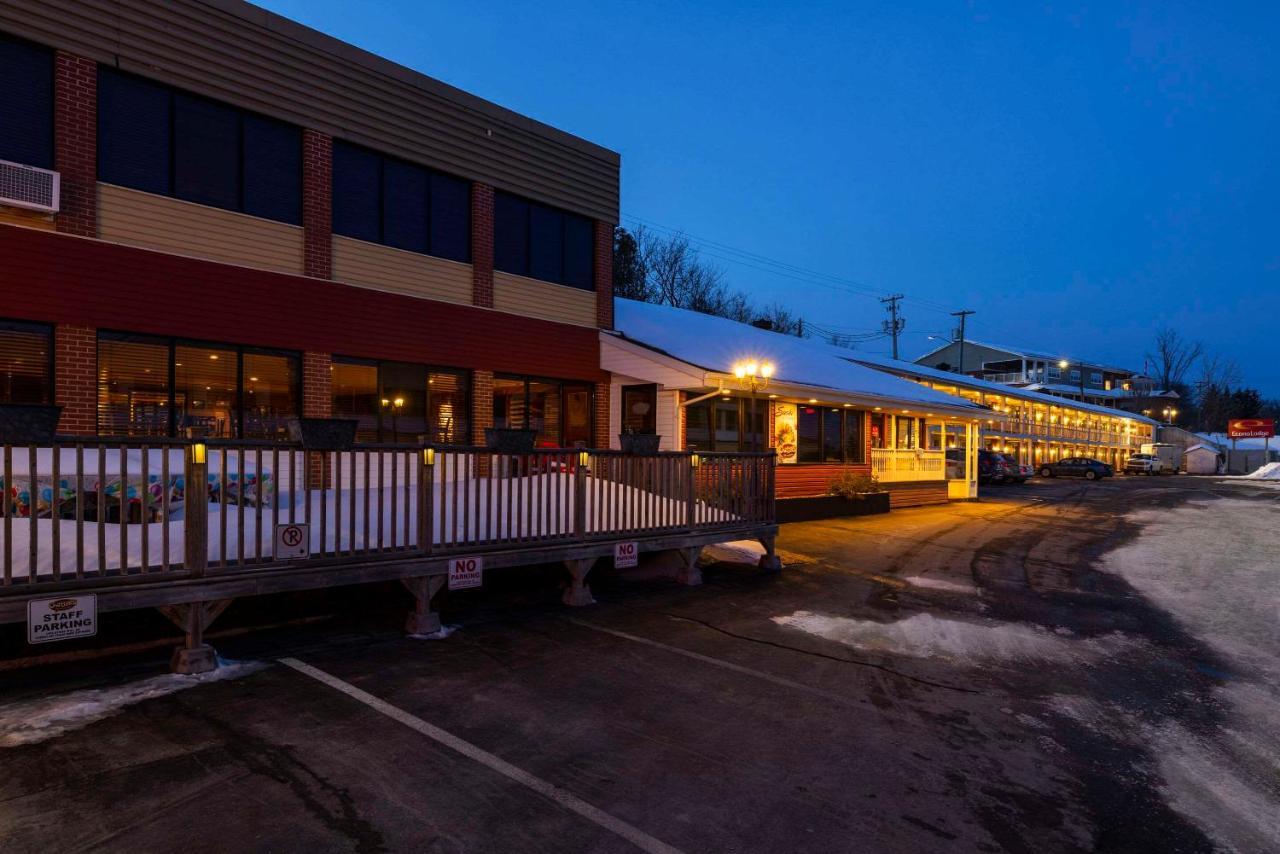 Econo Lodge Miramichi Bagian luar foto