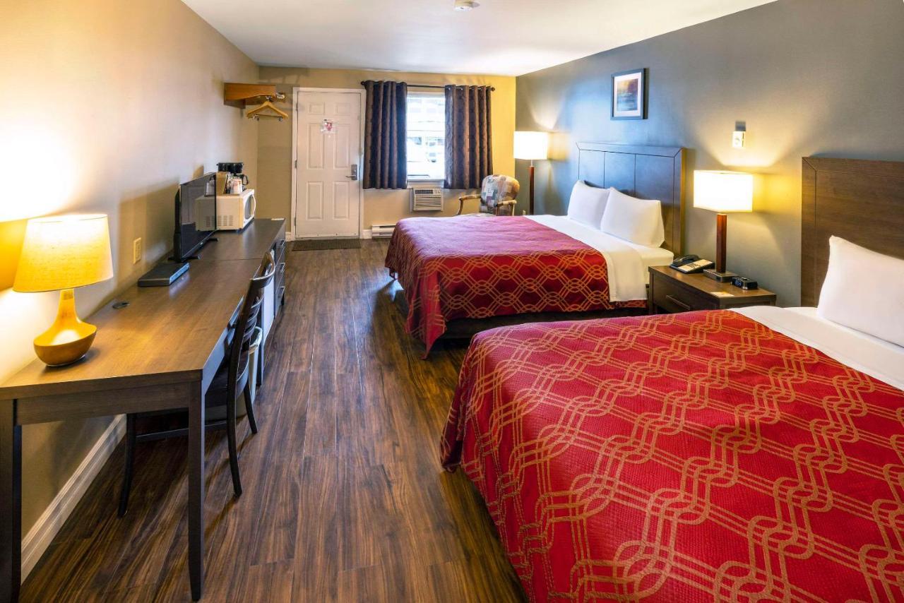 Econo Lodge Miramichi Bagian luar foto