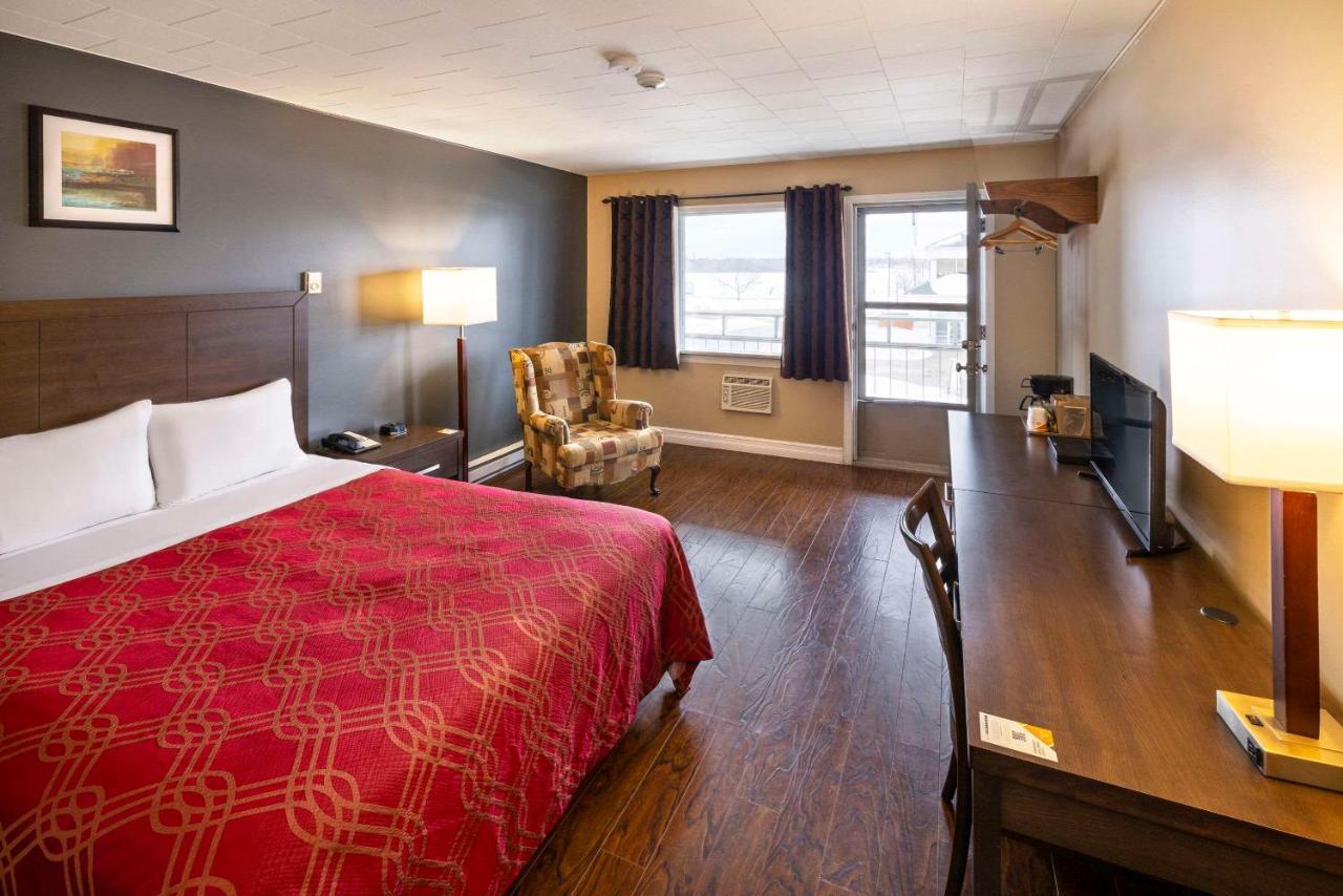 Econo Lodge Miramichi Bagian luar foto