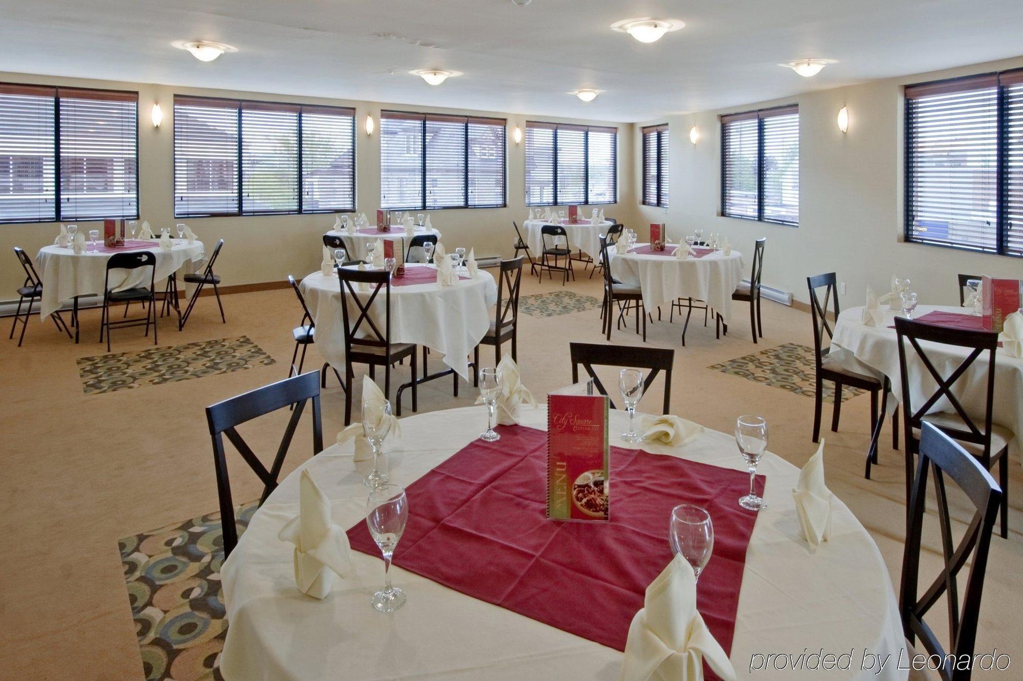 Econo Lodge Miramichi Bagian luar foto